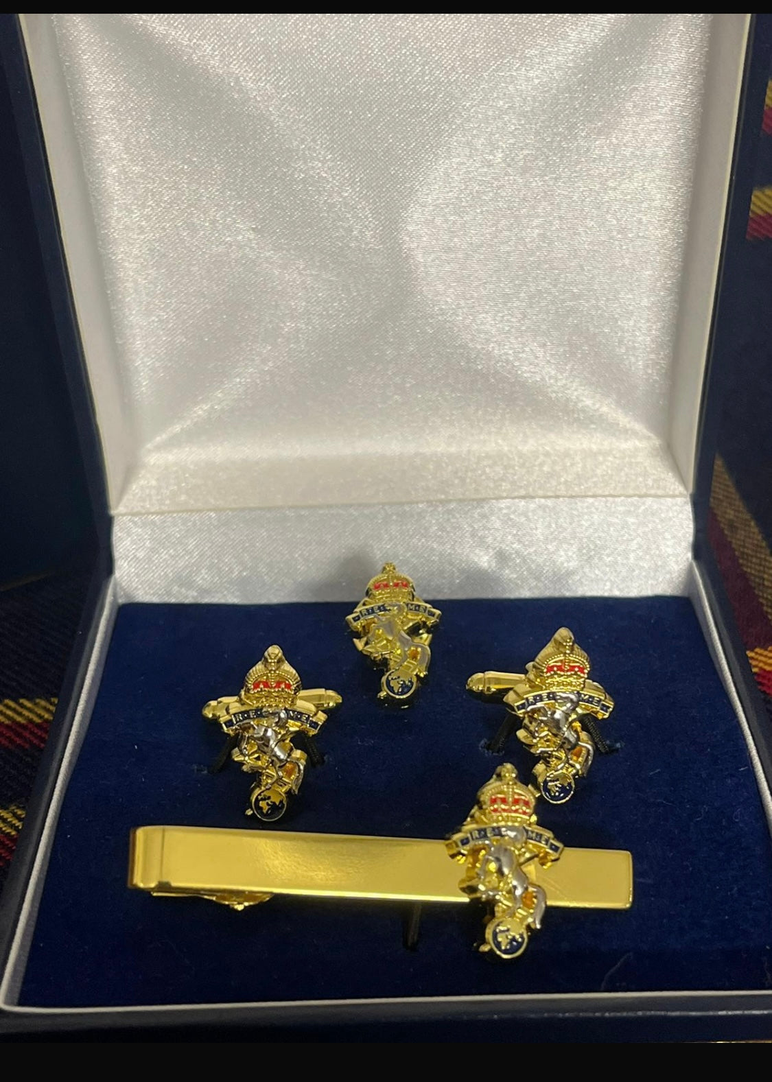 REME (King) Badge Cufflinks, Tie Bar and Lapel Pin Set
